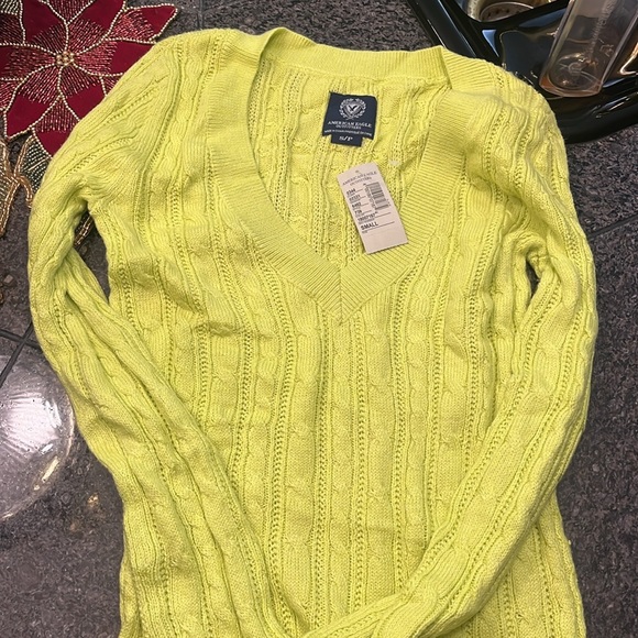 NWT! American eagle sweater - Picture 10 of 11